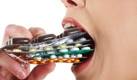 कंबिनेशन दवा बंद का आसर-कभी एक गोली हर लेती थी पीड़ा, अब निगलनी पड़ रही हैं नौ-नौ गोलियां