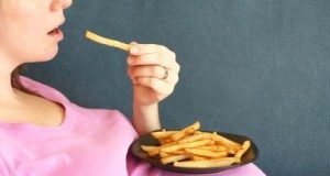 गर्भवती महिला को भारी पड़ सकता है फास्ट फूड का जायका