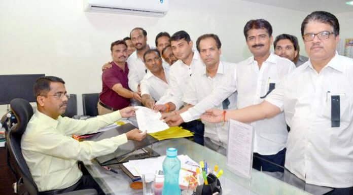 नांदेड जिला कैमिस्ट एंड ड्रगिस्ट एसोसिएशन ने ई-पोर्टल के विरोध में दवा दुकानें बंद रखी