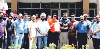 मोहाली कैमिस्ट एंड ड्रगिस्ट एसोसिएशन ने देशव्यापी बंद को लेकर डीसी को ज्ञापन दिया