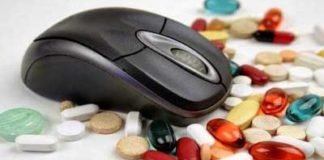 ड्रग अधिकारियों की बदली से नाराज दवा विक्रेता