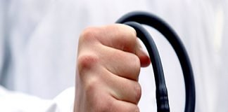 अस्पतालों को जारी आदेश के खिलाफ 30,000 डॉक्टरों की हड़ताल doctor-strike