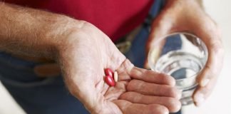 मरीज को एक्सपायरी दवा देने पर दो स्वास्थ्य कर्मी सस्पेंड एक्सपायरी दवा