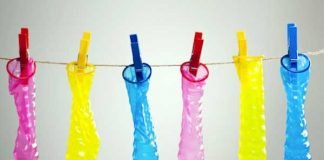 फ्री कंडोम पर टूट पड़े दिल्लीवासी