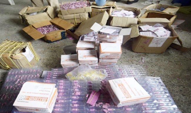 भारी मात्रा में दवाएं बरामद