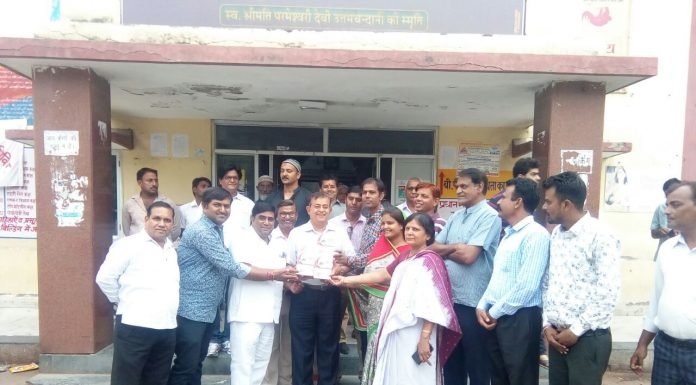 चिकित्सालय को दिए तीन ब्लडप्रेशर मापक यंत्र