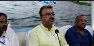 स्वास्थ्य मंत्री का आश्वासन, पुराने सिस्टम पर चलेगी दवा दुकान