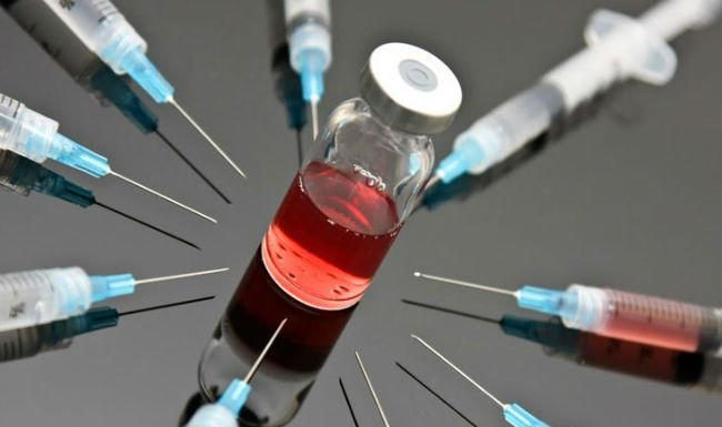 इमरजेंसी में मिले एक्सपायर्ड इंजेक्शन, फार्मासिस्ट को नोटिस इंजेक्शन