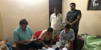 हॉकर के मकान में मिलीं ईएसआई अस्पताल की दवाए