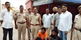 कार में ड्रग्स की खेप ले जाते दो युवक दबोचे