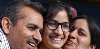 एमबीबीएस टॉपर बनीं एलिजा