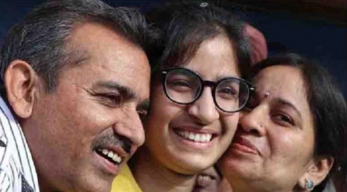 एमबीबीएस टॉपर बनीं एलिजा