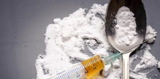 प्रतिबंधित ड्रग्स सहित आरएमपी पकड़ा