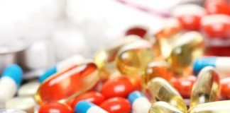 गोदाम पर रेड, मिली चार लाख की अमानक दवाइयां जेनैट फार्मा