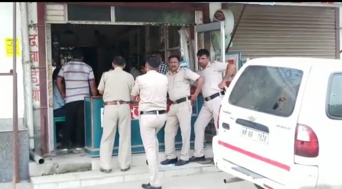 मेडिकल स्टोर पर छापा, संचालक गिरफ्तार