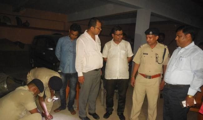 आयुर्वेदिक दवाएं जब्त कर कमरा किया सील
