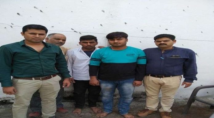 नशीली गोलियां बेचने पर कैमिस्ट समेत 2 पकड़े