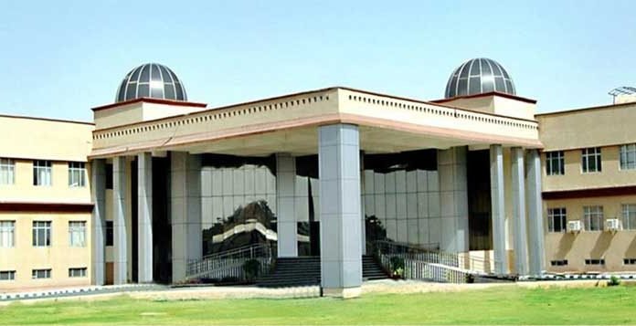 एम-फार्मा में एडमिशन के लिए मांगे आवेदन