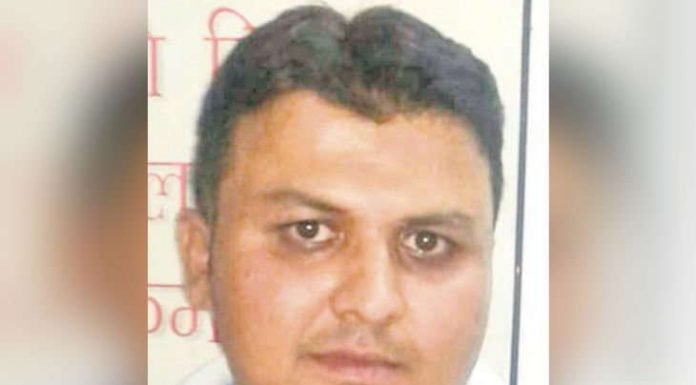 गरबे के ग्राफिक्स पर कंडोम का प्रचार, फार्मा कंपनी का मैनेजर गिरफ्तार