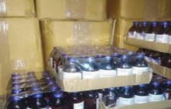 फार्म हाउस से 27 पेटी नशीली सिरप बरामद