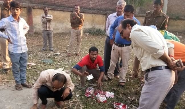 सीवर टैंक में मिली दवा