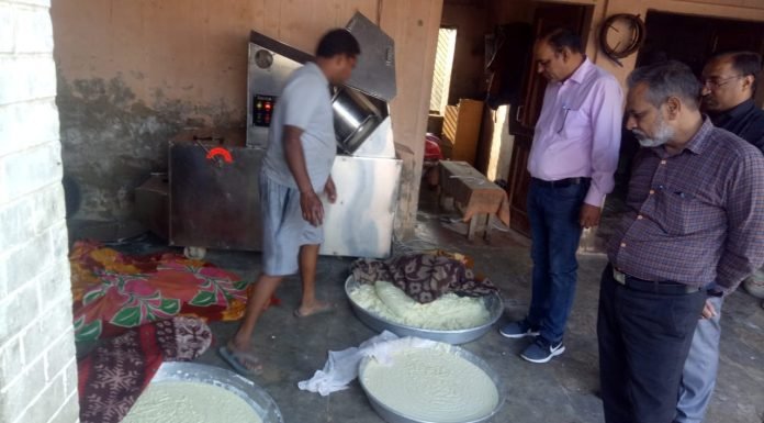 नकली रसगुल्ला, गुलाब जामुन व खोये की फैक्ट्री का पर्दाफाश