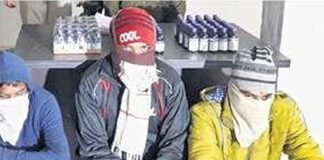 नशीली दवा बेचने आए तीन युवक दबोचे