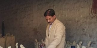 दोना-पत्तल के गोदाम पर रेड, लाखों की नशीली दवा जब्त