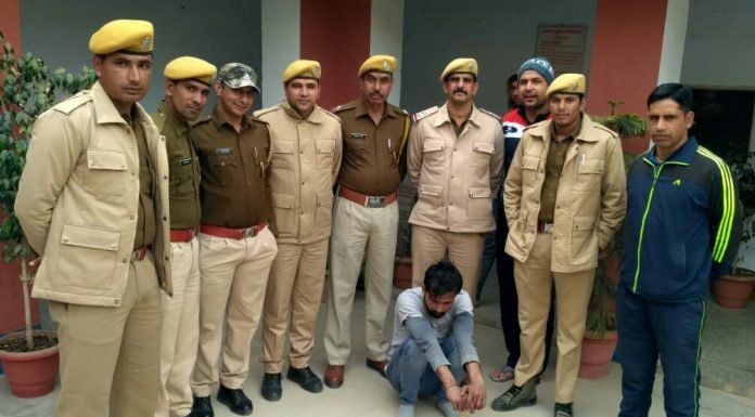 नशीली गोलियां बेचने जा रहा युवक दबोचा