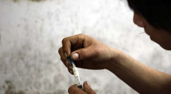 नशीले इंजेक्शन बेचने पर 2 युवक दबोचे