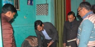 नर्स के आवास पर छापा, एक पेटी दवा बरामद