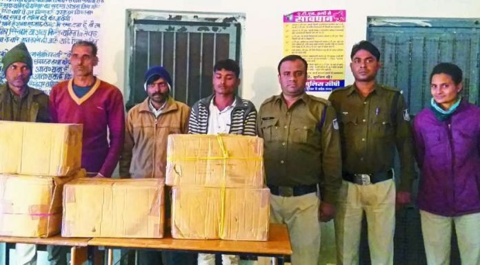 नशीली दवा के साथ 2 तस्कर दबोचे, 3 फरार