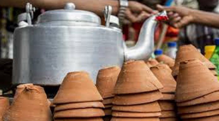 चाय की दुकान पर मिली सरकारी दवाइयां