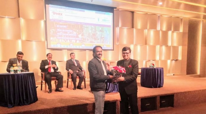 फार्मा एक्सपोर्ट सेमिनार में व्यापारियों-अधिकारियों को बांटा ज्ञान