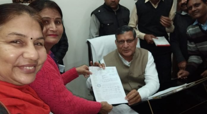 फार्मासिस्ट गांधीगिरी से मनवाएंगेे अपनी मांगें