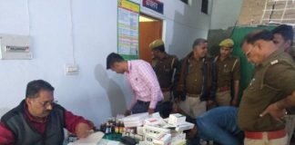 मेडिकल स्टोर पर छापामारी, डेढ़ लाख की दवाइयां जब्त