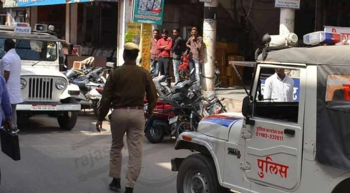 दवा की आड़ में नशा बेच रहे दुकानदार, कई मेडिकल स्टोर सील