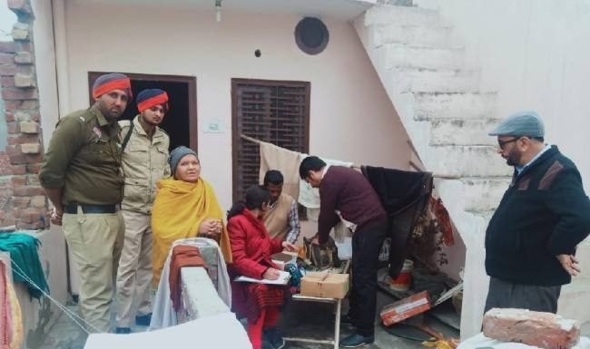 बिना डिग्रीधारी डॉक्टर के घर पर रेड कर नशीले टीके जब्त किए