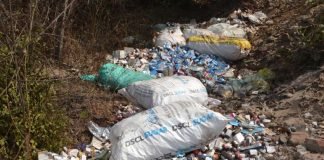 यहां सैंपल की दवाओं का लगा ढेर