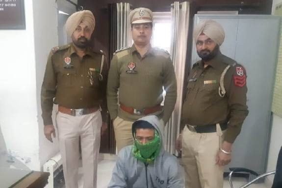 प्रतिबंधित दवाओं के साथ बीएसएफ का जवान गिरफ्तार