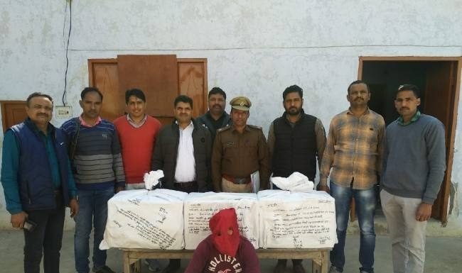 कार में नशीली दवाएं भरकर ले जा रहा युवक दबोचा
