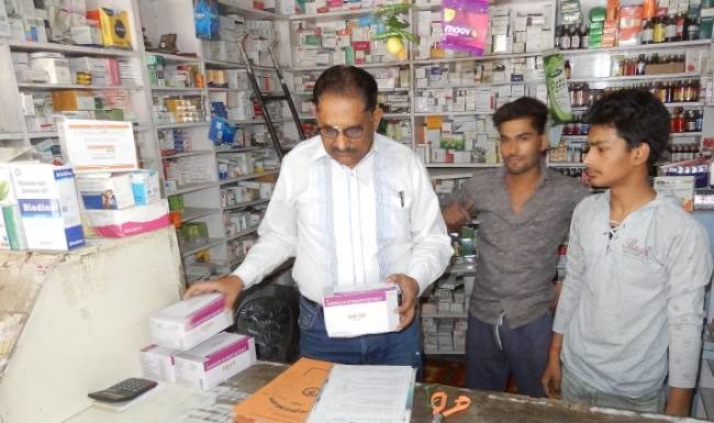 नकली दवा मिलने पर कैमिस्ट के खिलाफ केस दर्ज
