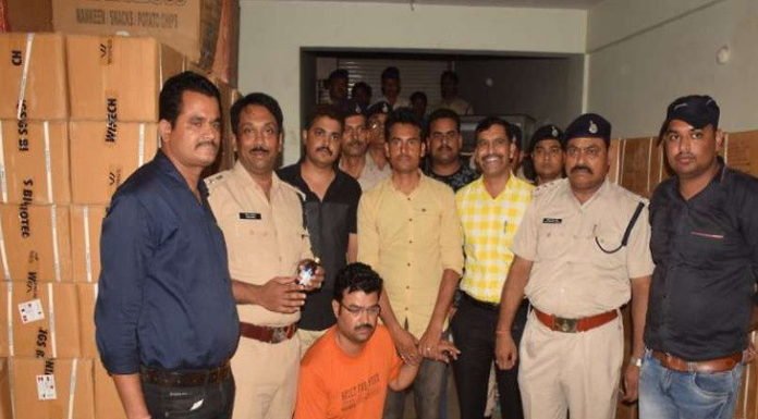 गोदाम पर रेड कर 60 लाख की नशीली दवा जब्त