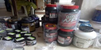 भाजपा का झंडा लगी कार से लाखों की नकली दवा पकड़ी