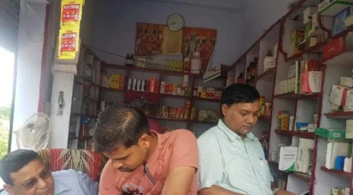 दो अवैध कैमिस्ट शॉप पर रेड, दवाइयां की सीज