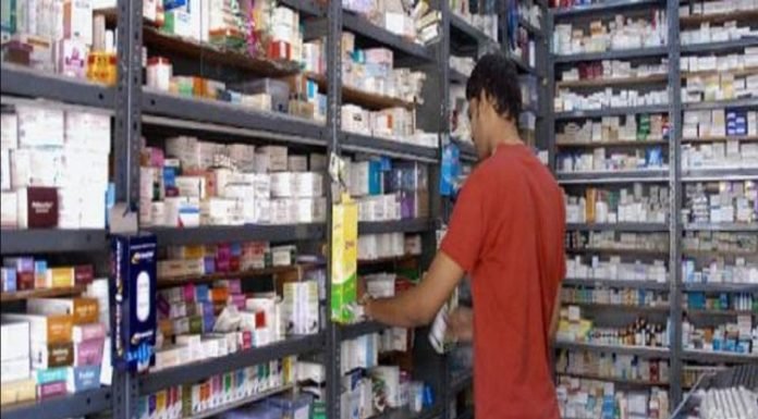 मेडिकल स्टोर पर नहीं मिला फार्मासिस्ट, लाइसेंस निरस्त
