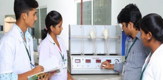 नए फार्मेसी कॉलेज खोलने पर लगा बैन