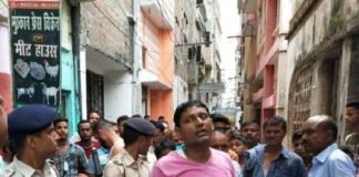 दवा दुकानों पर रेड, तीन लोग गिरफ्तार