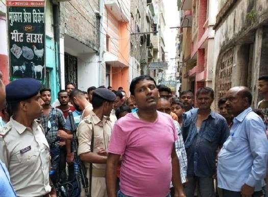 दवा दुकानों पर रेड, तीन लोग गिरफ्तार