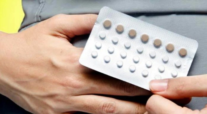 ड्रग विभाग ने कैमिस्ट शॉप पर किया स्टिंग आपरेशन, सौंपा नोटिस